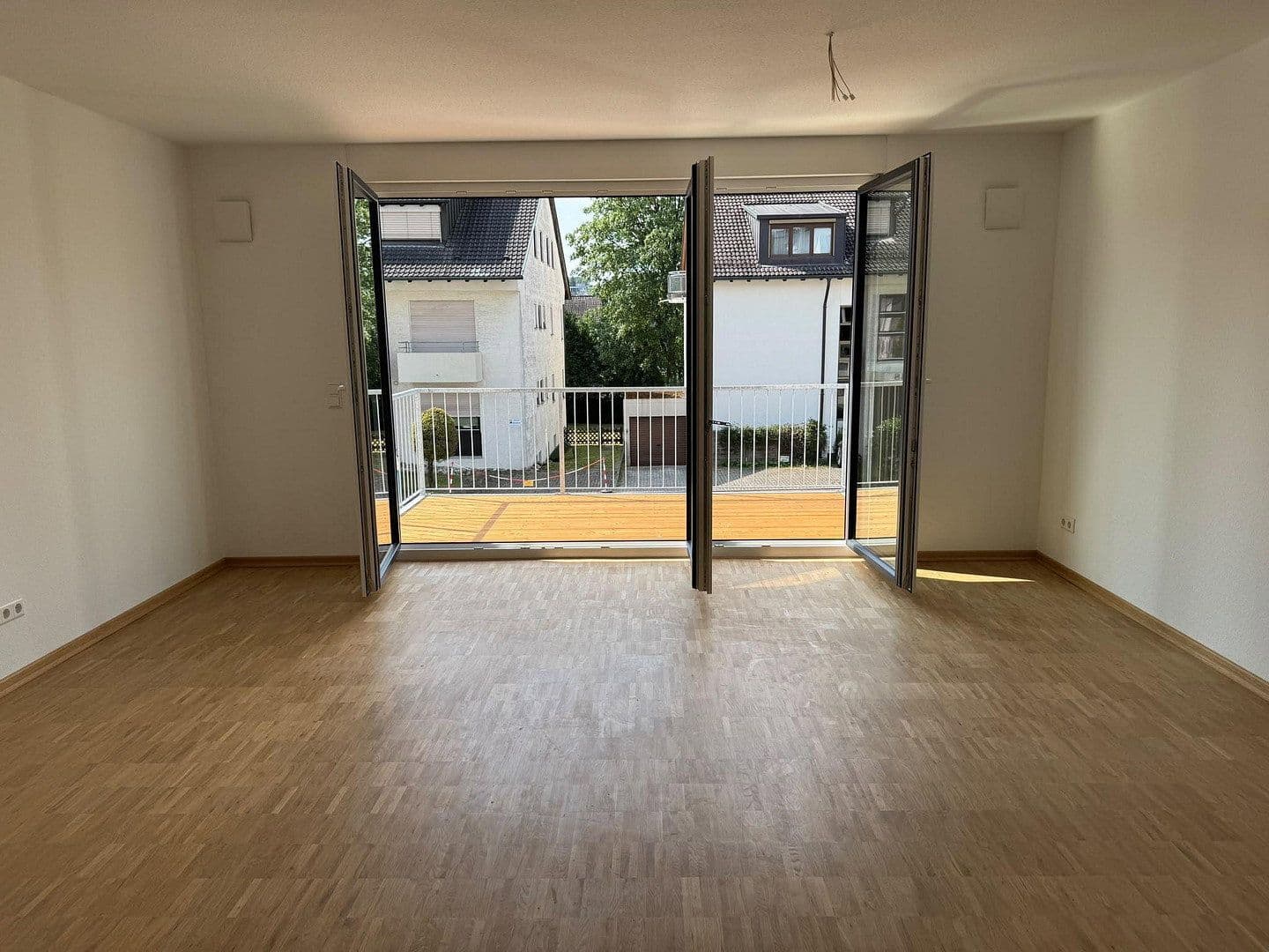 Pronájem domu 136 m², pozemek 350 m², Steinenbronner Straße 31, Sindelfingen, Bádensko-Württembersko Pronájem domu 136 m², pozemek 350 m², Steinenbronner Straße 31, Sindelfingen, Bádensko-Württembersko