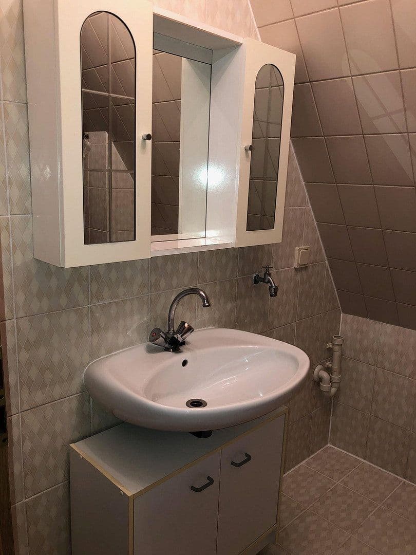 Pronájem bytu 1+1 30 m², Freisinger Straße 13, Haag a. d. Amper, Bavorsko Pronájem bytu 1+1 30 m², Freisinger Straße 13, Haag a. d. Amper, Bavorsko