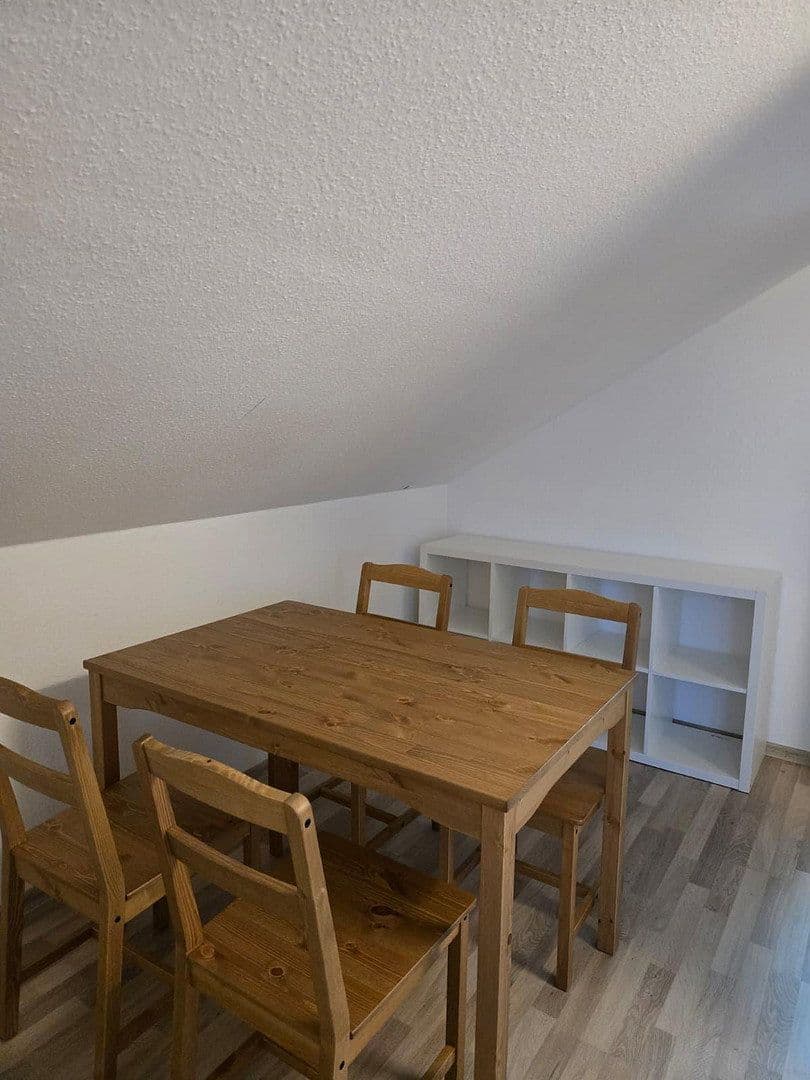 Pronájem bytu 2+1 40 m², Waiblingen, Bádensko-Württembersko Pronájem bytu 2+1 40 m², Waiblingen, Bádensko-Württembersko