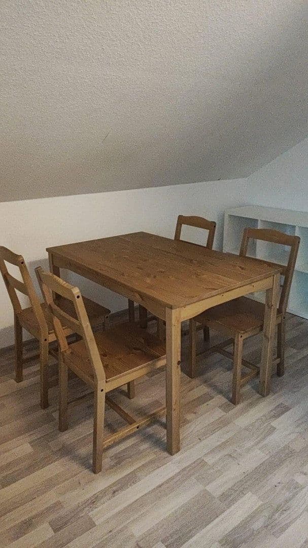 Pronájem bytu 2+1 40 m², Waiblingen, Bádensko-Württembersko Pronájem bytu 2+1 40 m², Waiblingen, Bádensko-Württembersko