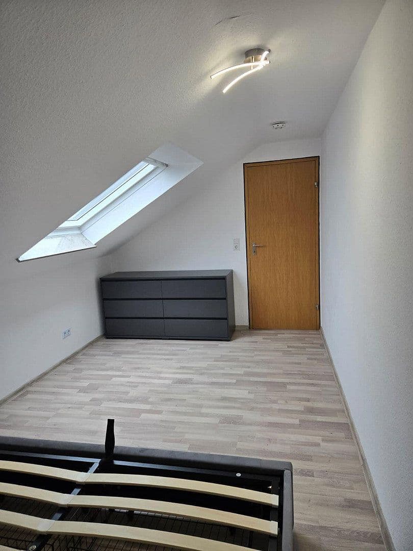 Pronájem bytu 2+1 40 m², Waiblingen, Bádensko-Württembersko Pronájem bytu 2+1 40 m², Waiblingen, Bádensko-Württembersko