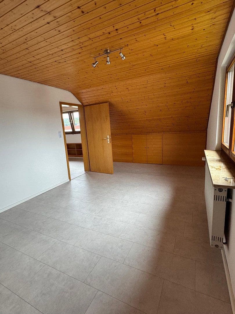 Pronájem bytu 5+1 110 m², Reichenbach an der Fils, Bádensko-Württembersko Pronájem bytu 5+1 110 m², Reichenbach an der Fils, Bádensko-Württembersko