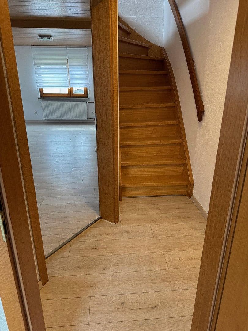 Pronájem bytu 5+1 110 m², Reichenbach an der Fils, Bádensko-Württembersko Pronájem bytu 5+1 110 m², Reichenbach an der Fils, Bádensko-Württembersko