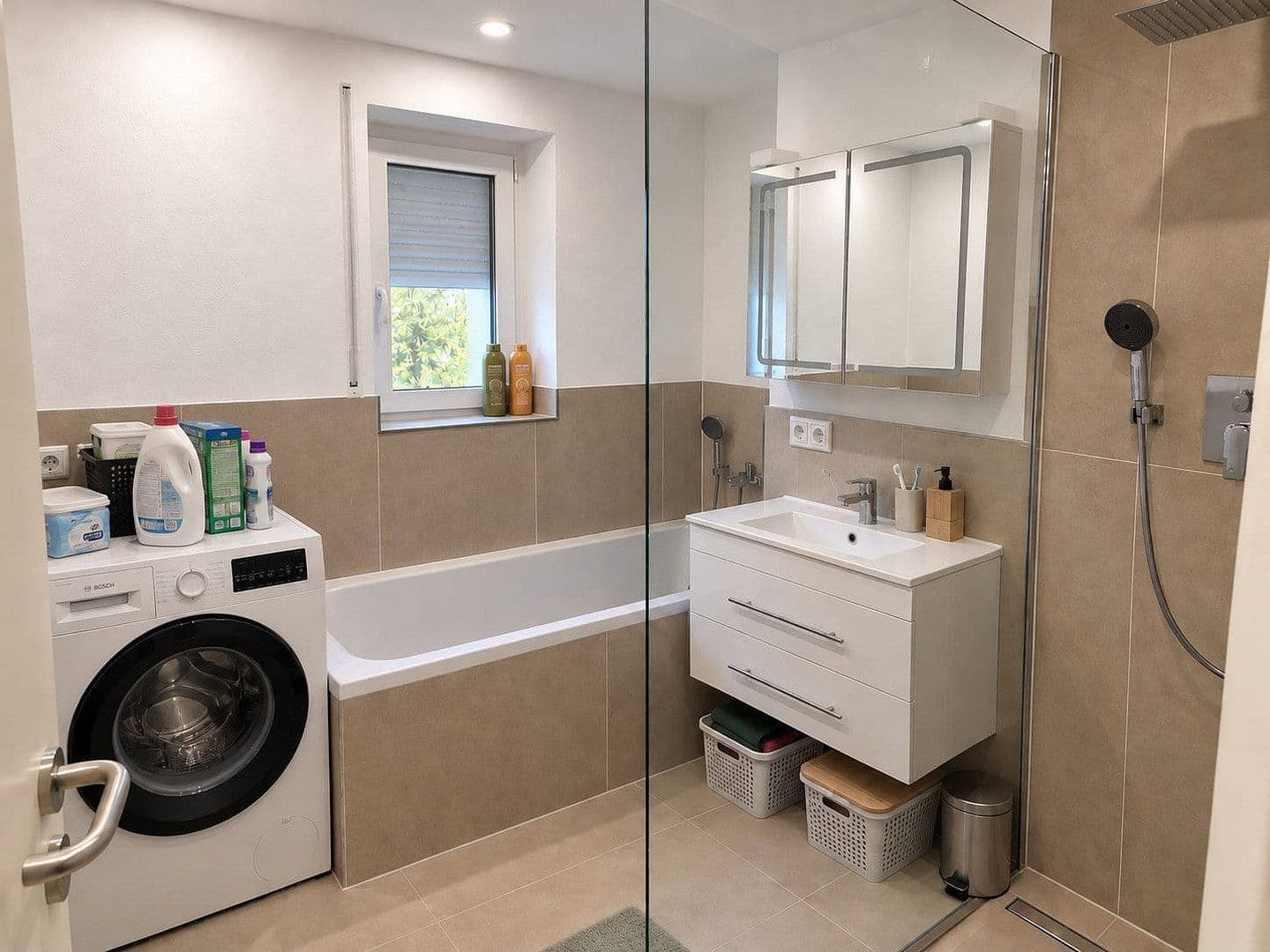 Pronájem bytu 3+1 71 m², St.-Gallener-Straße 42, Ulm, Bádensko-Württembersko Pronájem bytu 3+1 71 m², St.-Gallener-Straße 42, Ulm, Bádensko-Württembersko