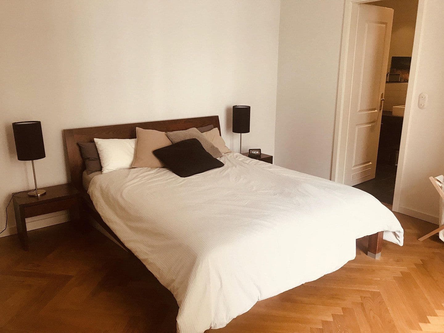 Prodej bytu 4+1 120 m², Berlin, Berlín Prodej bytu 4+1 120 m², Berlin, Berlín