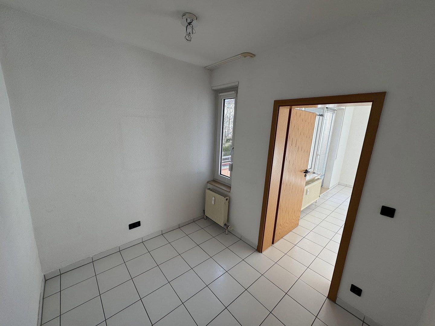 Pronájem bytu 2+1 40 m², Bürgermeister-Kutterer-Str. 14, Ludwigshafen am Rhein, Porýní-Falc Pronájem bytu 2+1 40 m², Bürgermeister-Kutterer-Str. 14, Ludwigshafen am Rhein, Porýní-Falc