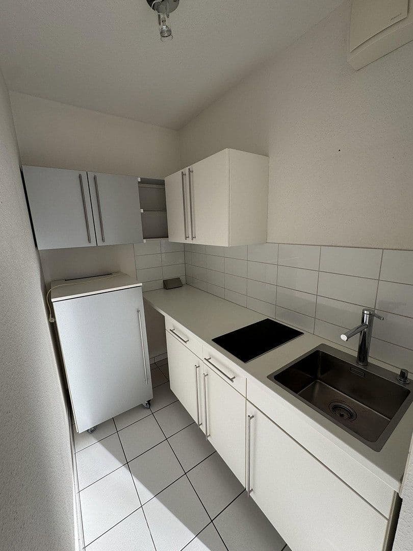 Pronájem bytu 2+1 40 m², Bürgermeister-Kutterer-Str. 14, Ludwigshafen am Rhein, Porýní-Falc Pronájem bytu 2+1 40 m², Bürgermeister-Kutterer-Str. 14, Ludwigshafen am Rhein, Porýní-Falc