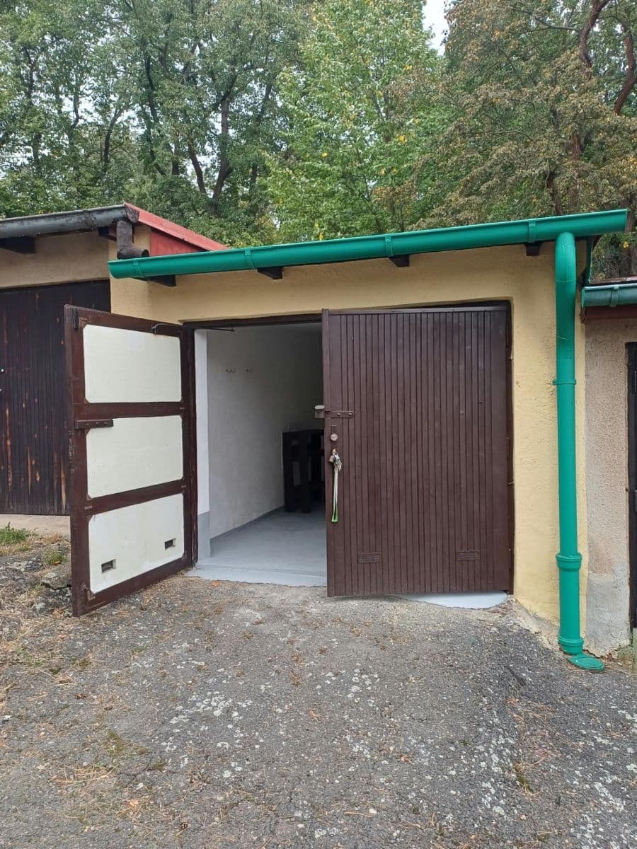 Prodej garáže 15 m², U Hřbitova, Rakovník, Středočeský kraj Prodej garáže 15 m², U Hřbitova, Rakovník, Středočeský kraj