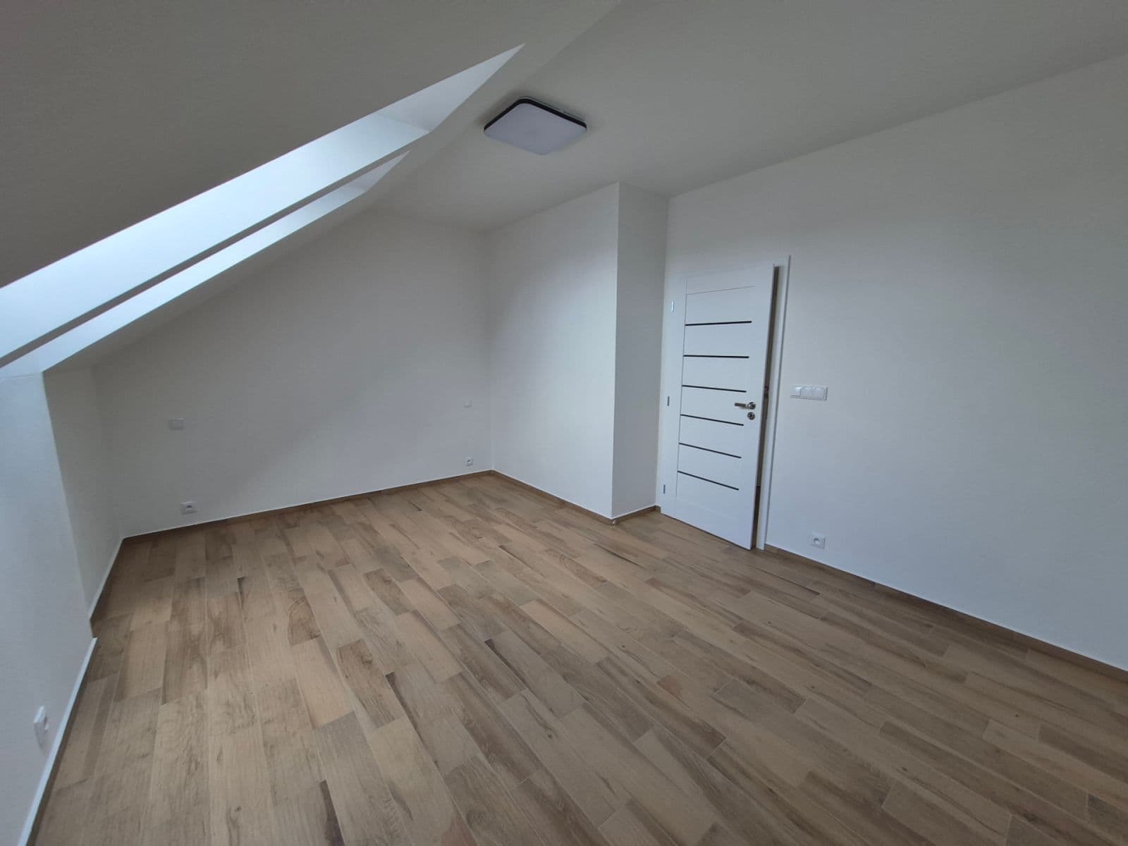 Pronájem bytu 2+kk 45 m², Revoluční, Přeštice, Plzeňský kraj Pronájem bytu 2+kk 45 m², Revoluční, Přeštice, Plzeňský kraj