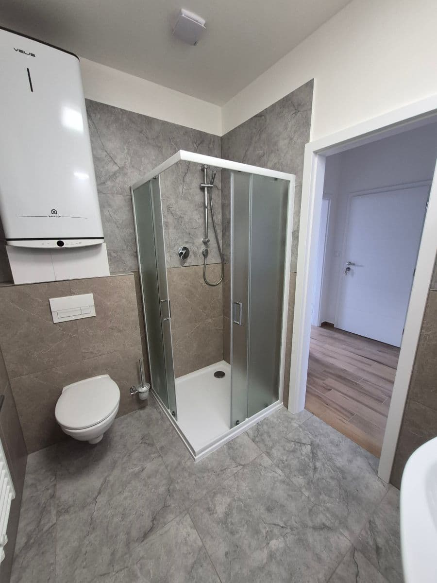 Pronájem bytu 2+kk 45 m², Revoluční, Přeštice, Plzeňský kraj Pronájem bytu 2+kk 45 m², Revoluční, Přeštice, Plzeňský kraj