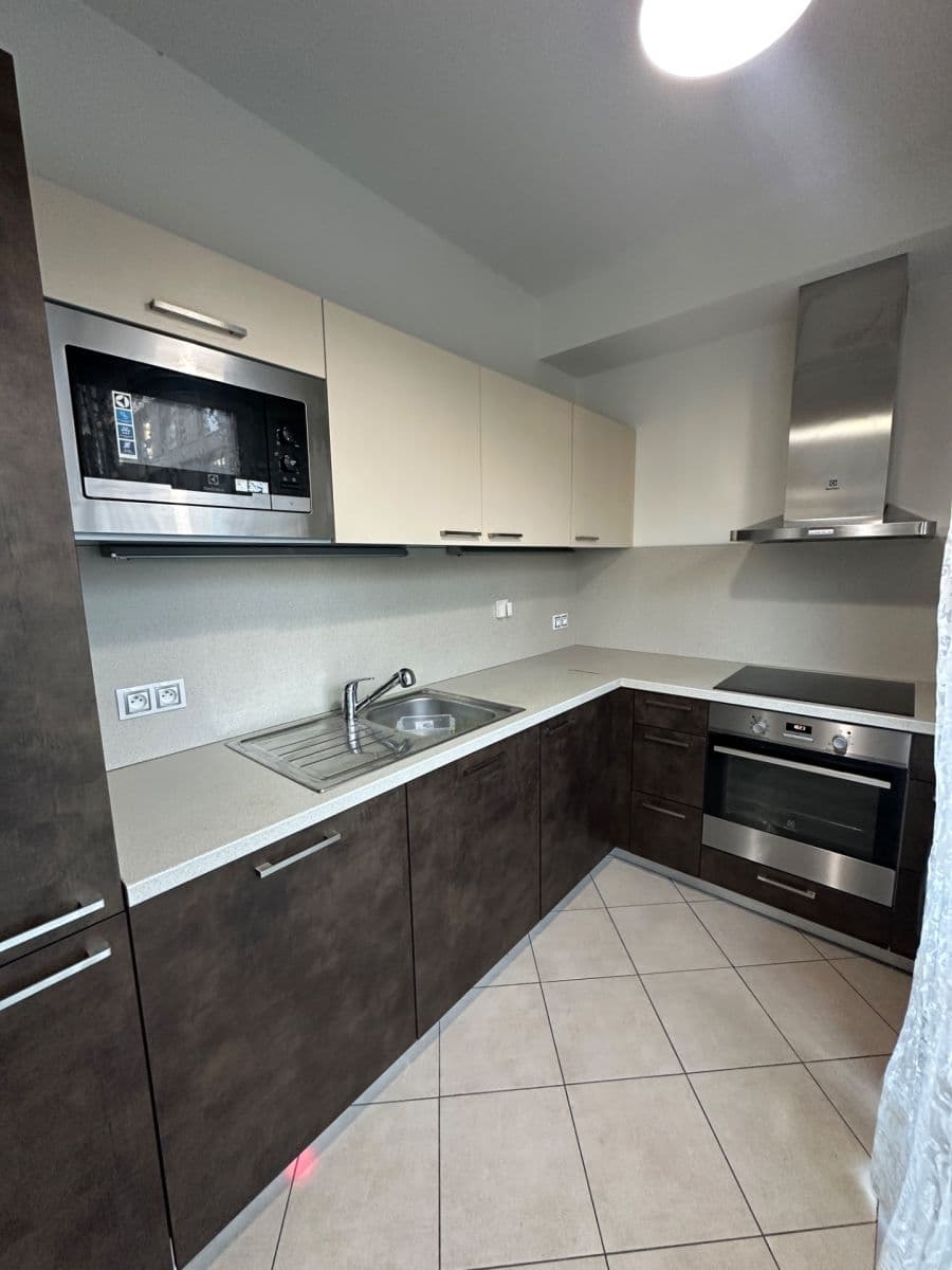 Pronájem bytu 2+1 66 m², Olšanská, Praha, Praha Pronájem bytu 2+1 66 m², Olšanská, Praha, Praha