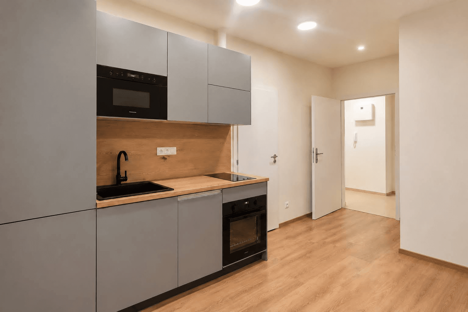 Pronájem bytu 2+kk 38 m², Zvěřinova, Brno, Jihomoravský kraj Pronájem bytu 2+kk 38 m², Zvěřinova, Brno, Jihomoravský kraj