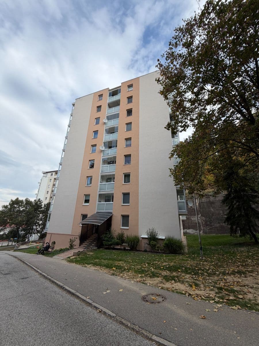 Prodej bytu 3+1 77 m², Horný Šianec, Trenčín, Trenčiansky kraj Prodej bytu 3+1 77 m², Horný Šianec, Trenčín, Trenčiansky kraj