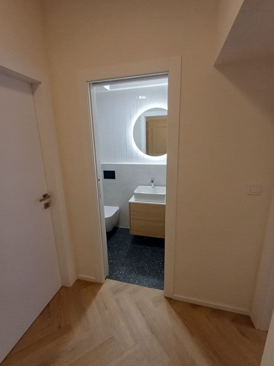 Pronájem bytu 2+kk 40 m², Bořivojova, Praha, Praha Pronájem bytu 2+kk 40 m², Bořivojova, Praha, Praha