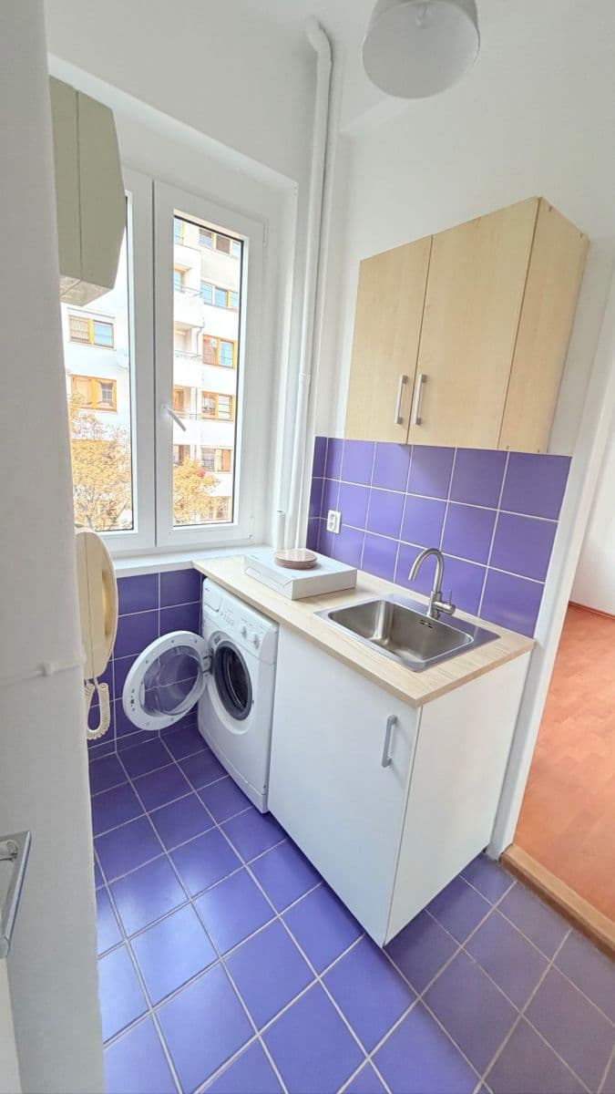 Pronájem bytu Garsoniéra 24 m², Ostrovského, Praha, Praha Pronájem bytu Garsoniéra 24 m², Ostrovského, Praha, Praha
