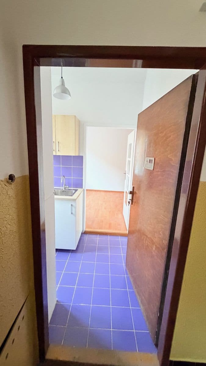 Pronájem bytu Garsoniéra 24 m², Ostrovského, Praha, Praha Pronájem bytu Garsoniéra 24 m², Ostrovského, Praha, Praha