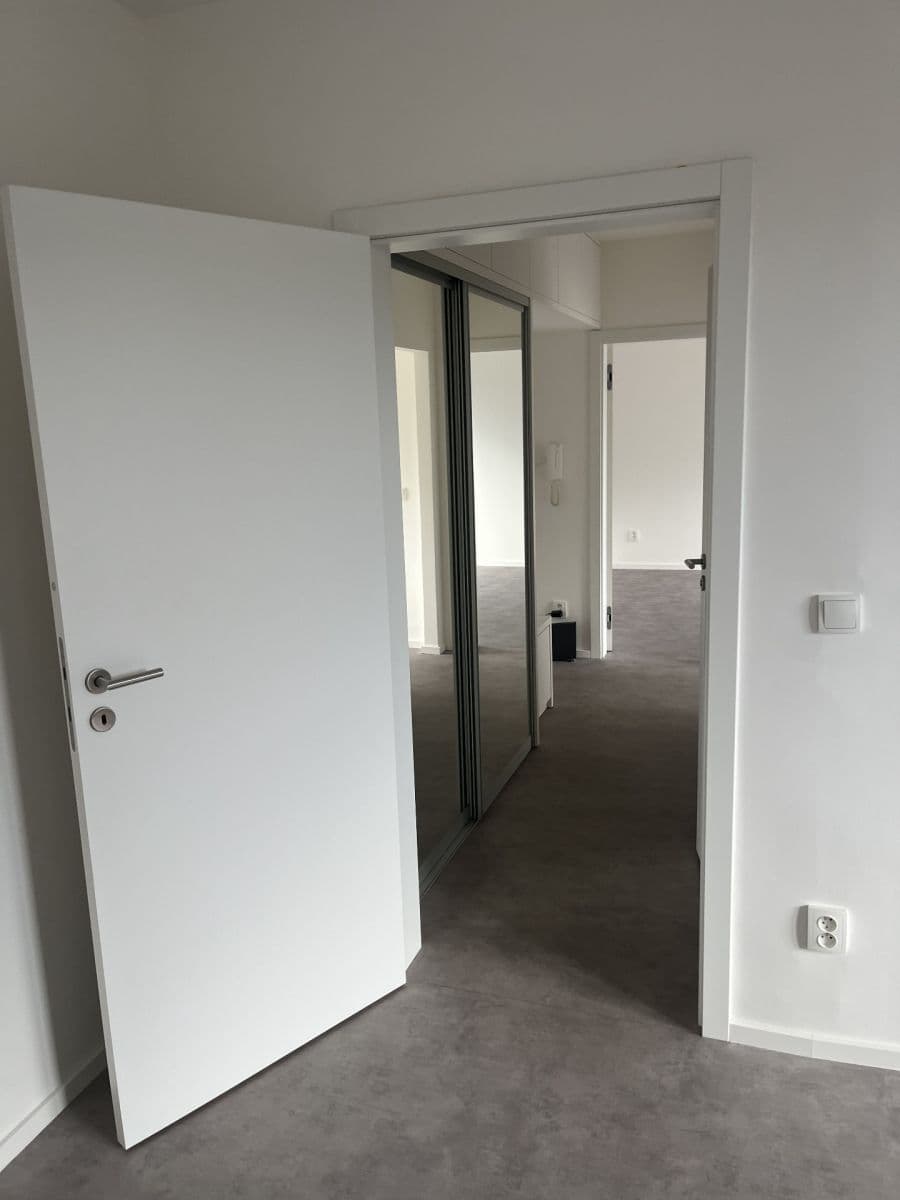 Pronájem bytu 2+1 55 m², Šrámkova, Brno, Jihomoravský kraj Pronájem bytu 2+1 55 m², Šrámkova, Brno, Jihomoravský kraj