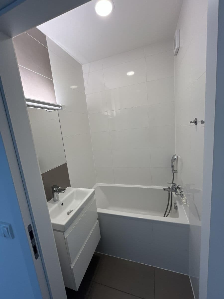Pronájem bytu 2+1 55 m², Šrámkova, Brno, Jihomoravský kraj Pronájem bytu 2+1 55 m², Šrámkova, Brno, Jihomoravský kraj