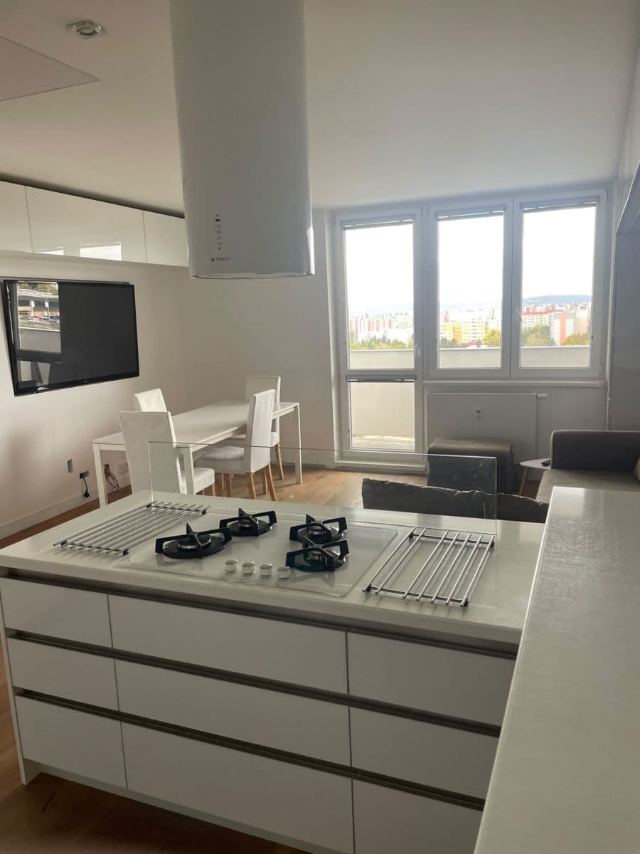 Pronájem bytu 3+kk 70 m², Konradova, Brno, Jihomoravský kraj Pronájem bytu 3+kk 70 m², Konradova, Brno, Jihomoravský kraj
