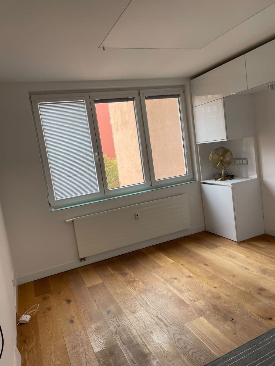 Pronájem bytu 3+kk 70 m², Konradova, Brno, Jihomoravský kraj Pronájem bytu 3+kk 70 m², Konradova, Brno, Jihomoravský kraj