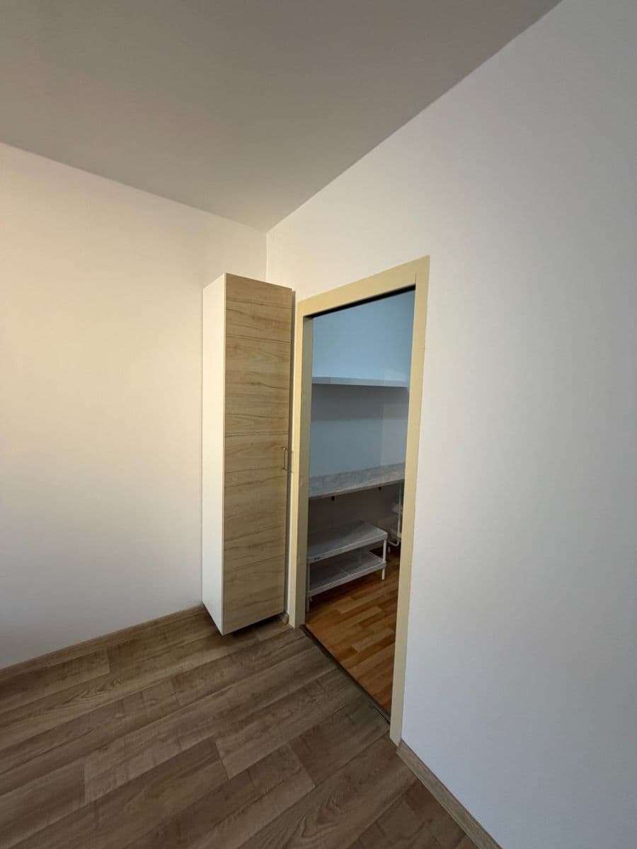 Pronájem bytu 2+kk 43 m², Frýdlantská, Praha, Praha Pronájem bytu 2+kk 43 m², Frýdlantská, Praha, Praha