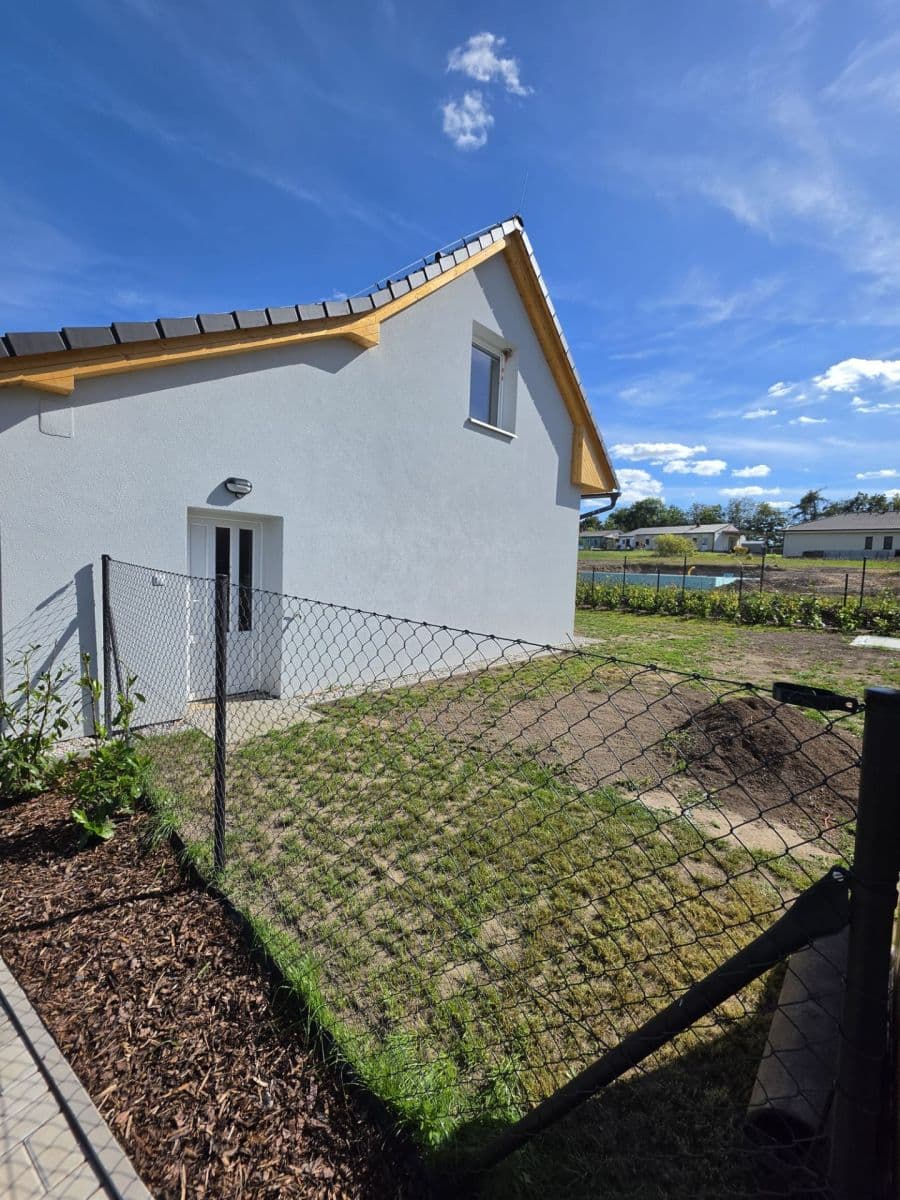 Pronájem domu 110 m², pozemek 299 m², Beřovice, Středočeský kraj Pronájem domu 110 m², pozemek 299 m², Beřovice, Středočeský kraj