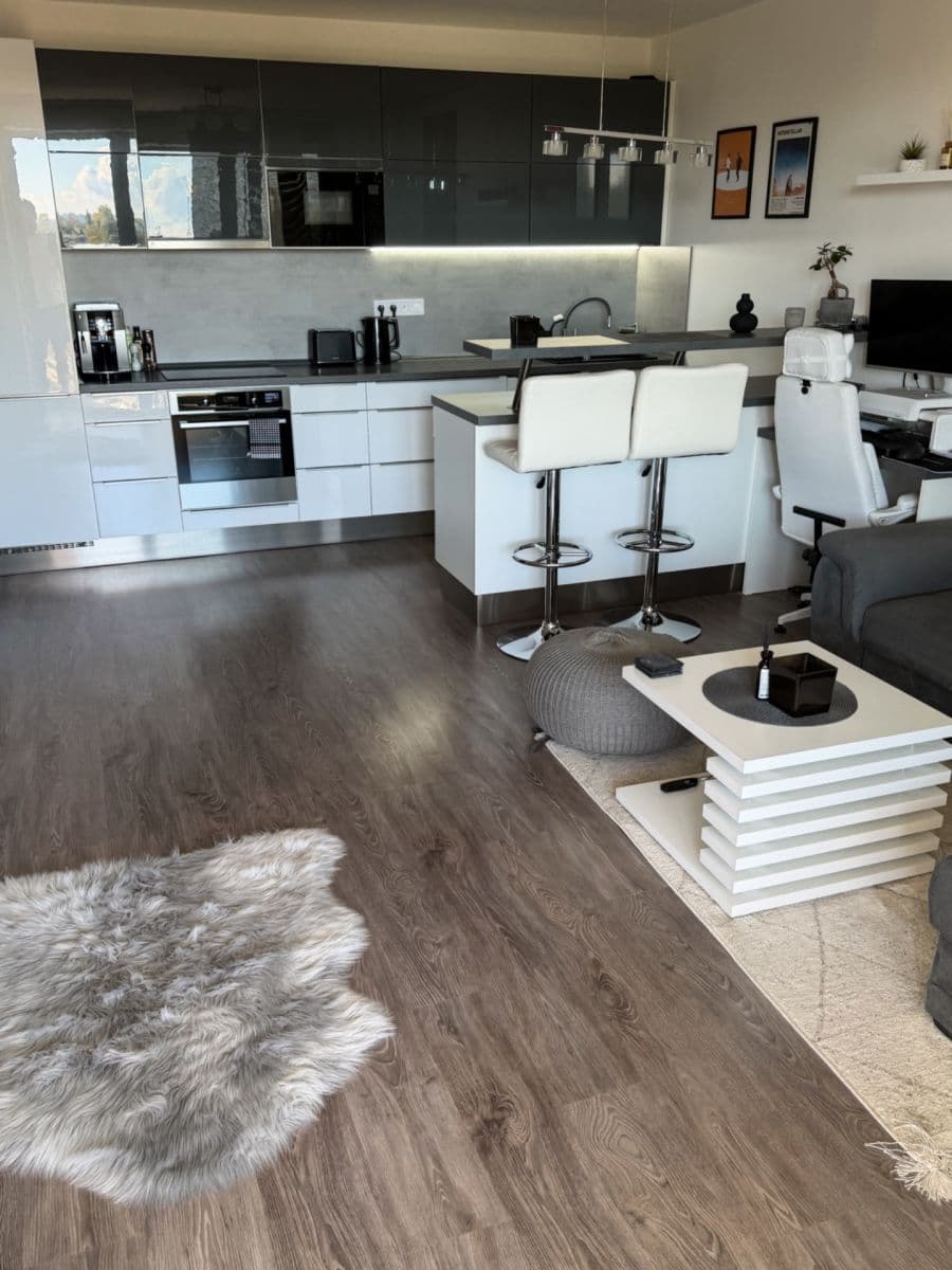 Pronájem bytu 2+kk 53 m², Topolová, Olomouc, Olomoucký kraj Pronájem bytu 2+kk 53 m², Topolová, Olomouc, Olomoucký kraj