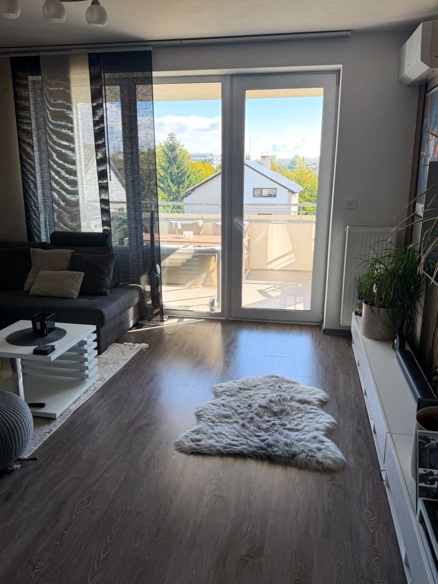 Pronájem bytu 2+kk 53 m², Topolová, Olomouc, Olomoucký kraj Pronájem bytu 2+kk 53 m², Topolová, Olomouc, Olomoucký kraj