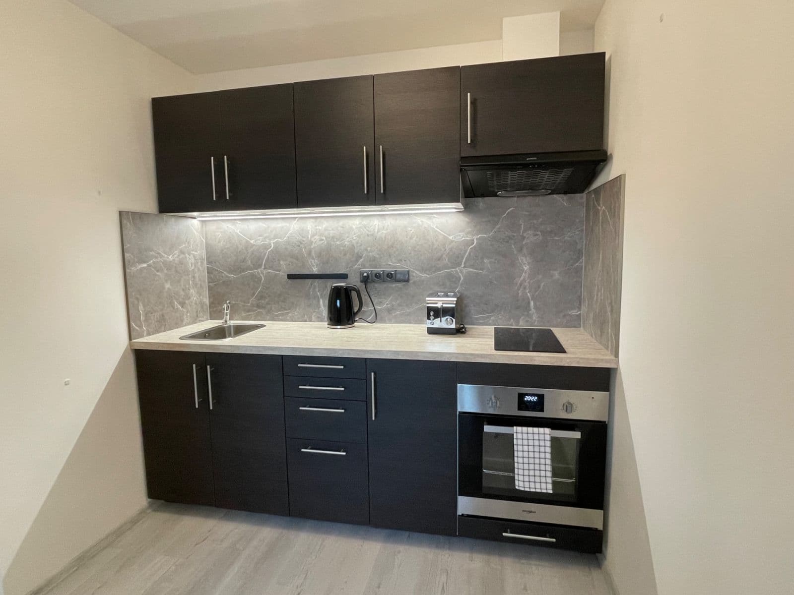 Prodej bytu 2+kk 34 m², Americká, Kladno, Středočeský kraj Prodej bytu 2+kk 34 m², Americká, Kladno, Středočeský kraj