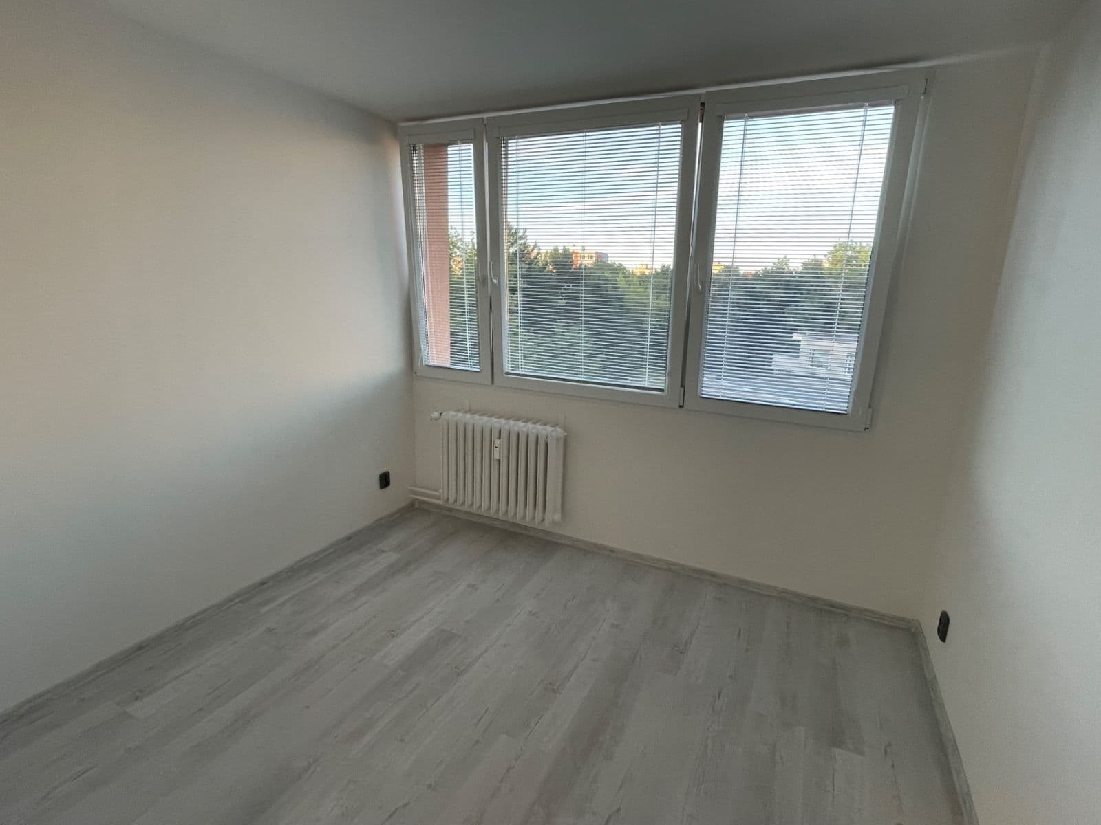 Prodej bytu 2+kk 34 m², Americká, Kladno, Středočeský kraj Prodej bytu 2+kk 34 m², Americká, Kladno, Středočeský kraj