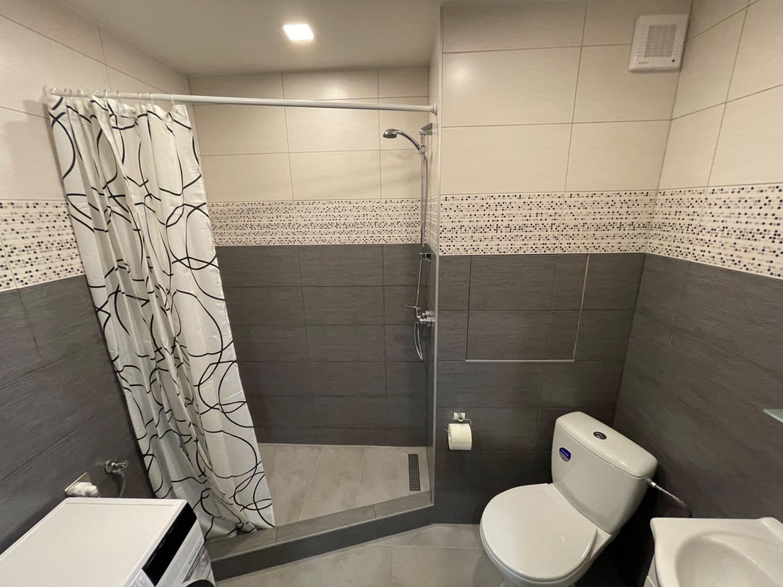 Prodej bytu 2+kk 34 m², Americká, Kladno, Středočeský kraj Prodej bytu 2+kk 34 m², Americká, Kladno, Středočeský kraj