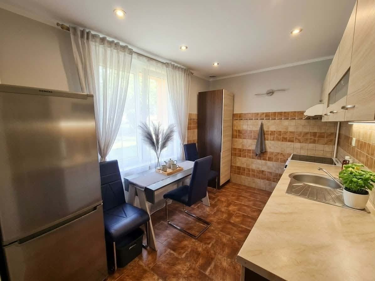 Pronájem bytu 3+1 88 m², Nehvizdská, Praha, Praha Pronájem bytu 3+1 88 m², Nehvizdská, Praha, Praha