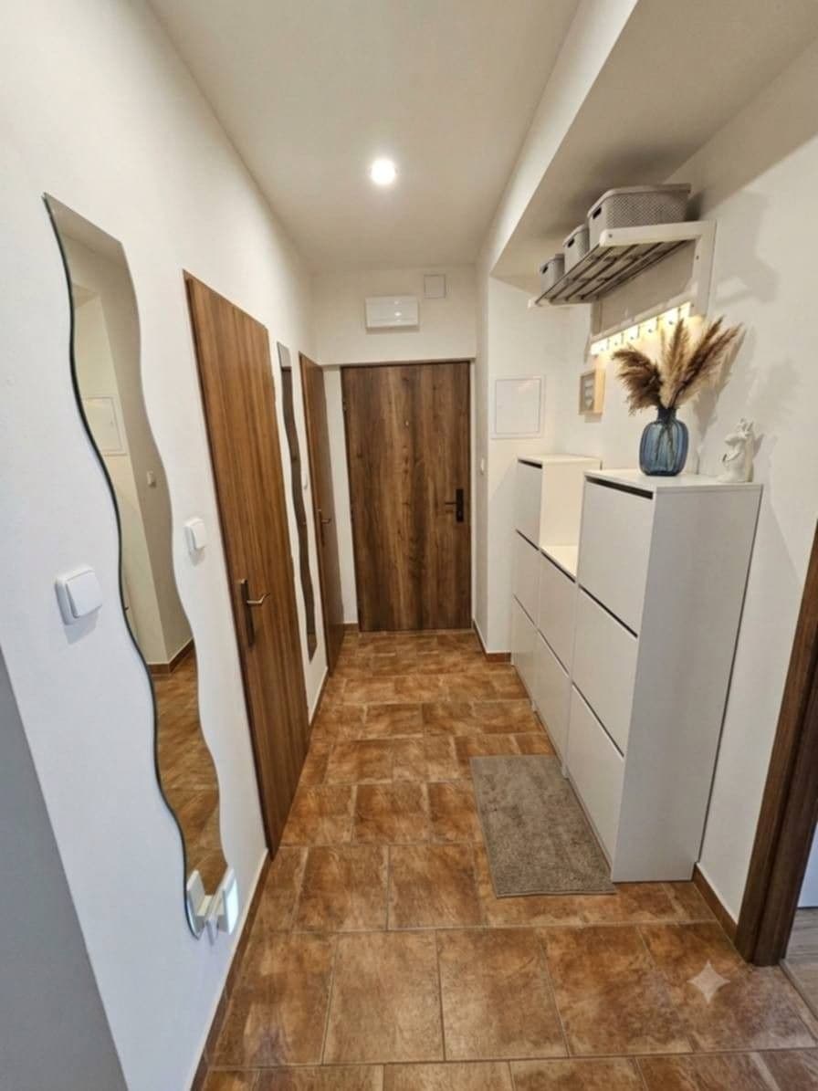 Pronájem bytu 3+1 88 m², Nehvizdská, Praha, Praha Pronájem bytu 3+1 88 m², Nehvizdská, Praha, Praha