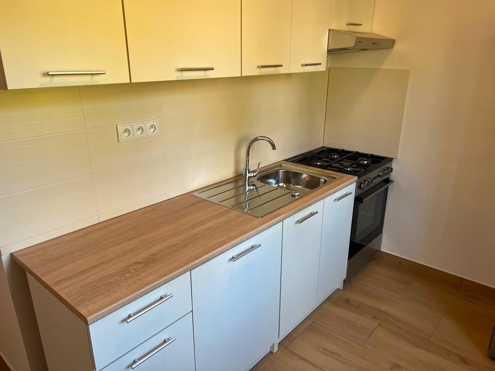 Pronájem bytu 2+1 56 m², Peštukova, Praha, Praha Pronájem bytu 2+1 56 m², Peštukova, Praha, Praha