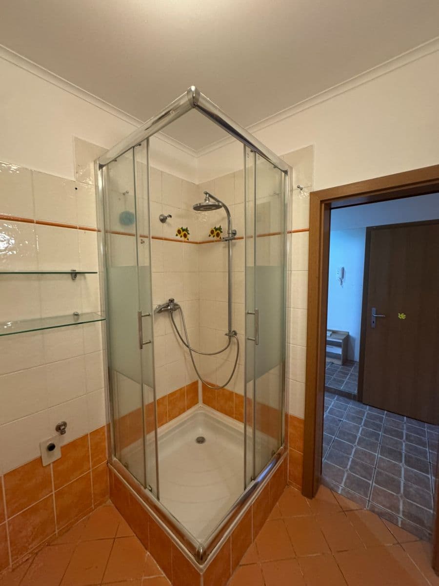 Pronájem bytu 3+kk 84 m², Za Sídlištěm, Dolní Břežany, Středočeský kraj Pronájem bytu 3+kk 84 m², Za Sídlištěm, Dolní Břežany, Středočeský kraj