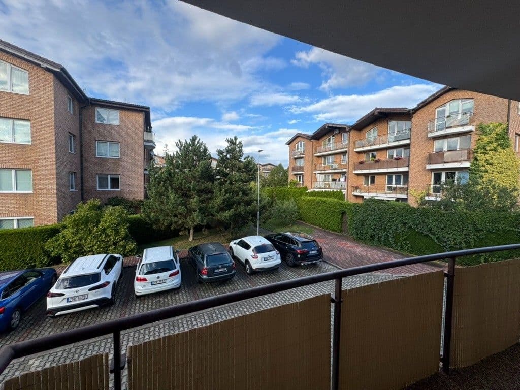 Pronájem bytu 3+kk 84 m², Za Sídlištěm, Dolní Břežany, Středočeský kraj Pronájem bytu 3+kk 84 m², Za Sídlištěm, Dolní Břežany, Středočeský kraj