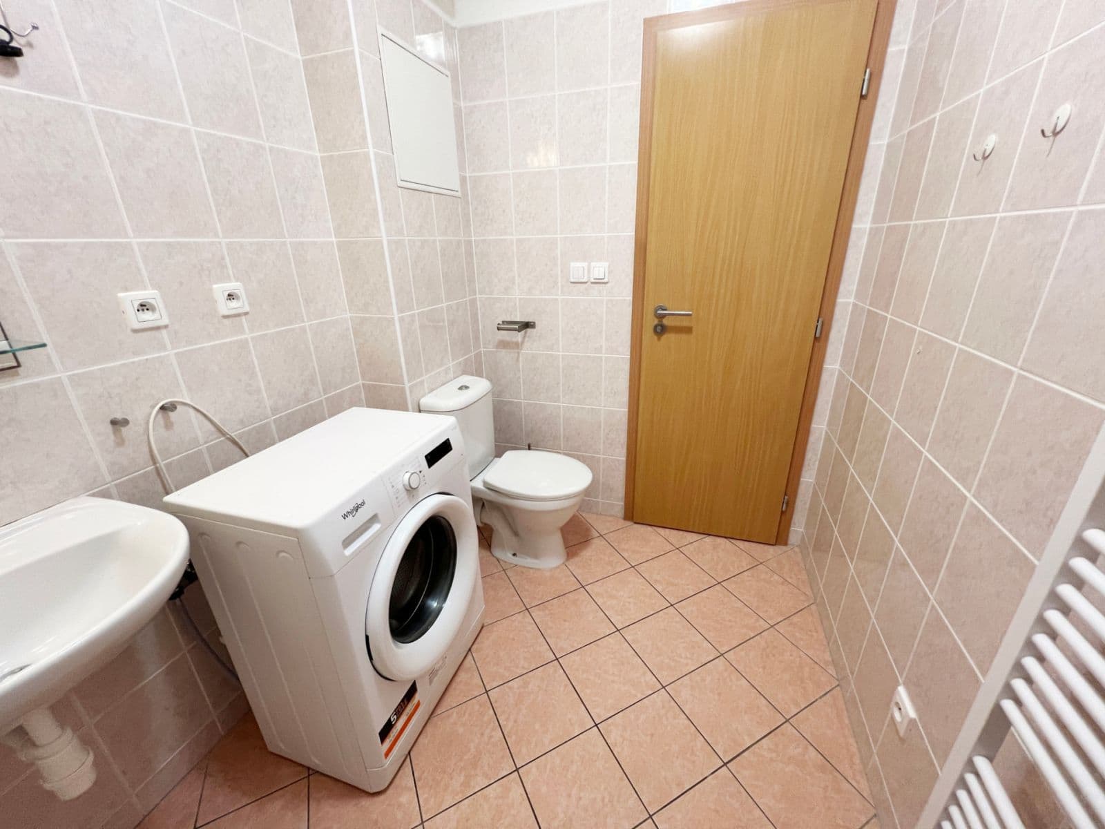 Pronájem bytu 1+kk 37 m², Boloňská, Praha, Praha Pronájem bytu 1+kk 37 m², Boloňská, Praha, Praha