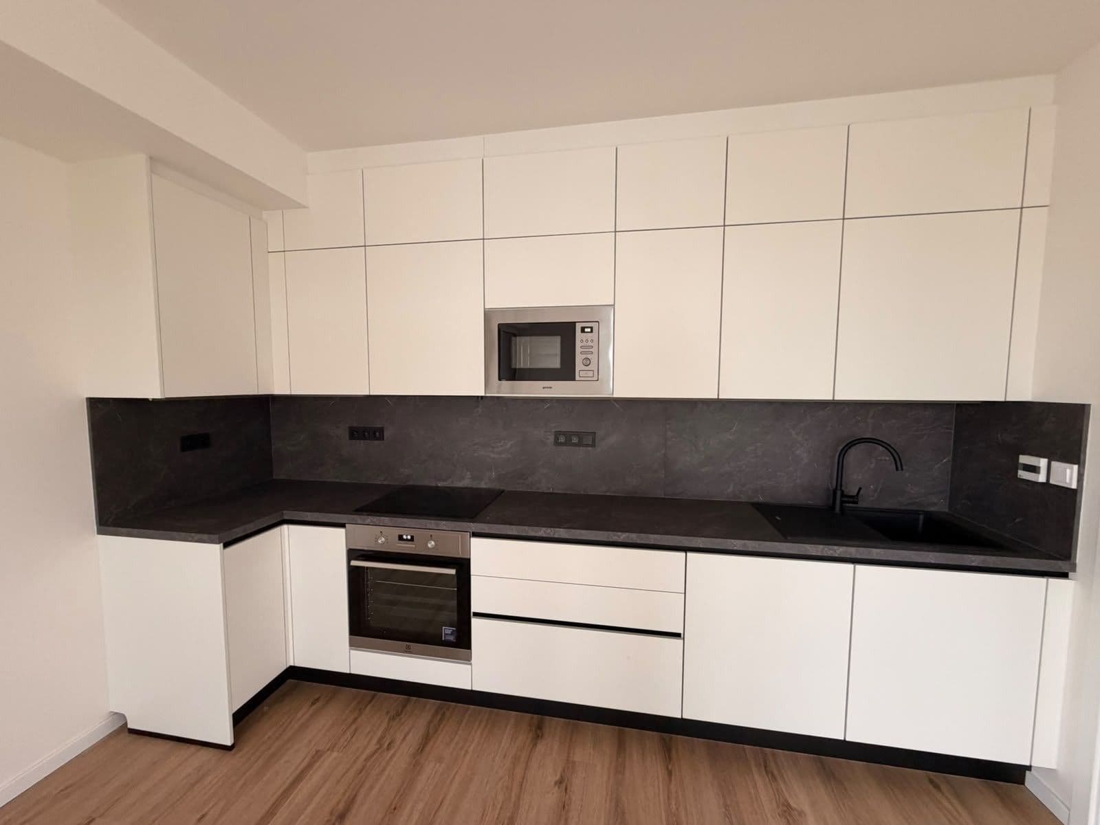 Pronájem bytu 2+kk 46 m², Generála Bočka, Praha, Praha Pronájem bytu 2+kk 46 m², Generála Bočka, Praha, Praha