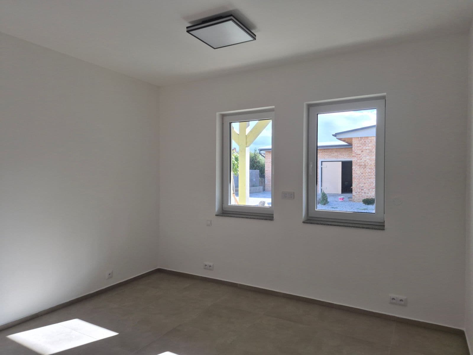 Pronájem bytu 4+kk 100 m², Revoluční, Přeštice, Plzeňský kraj Pronájem bytu 4+kk 100 m², Revoluční, Přeštice, Plzeňský kraj