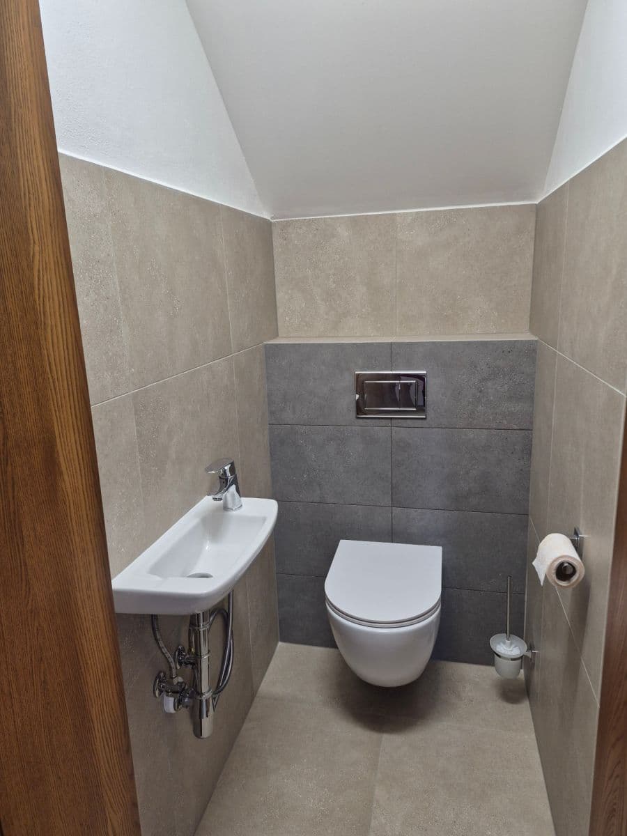 Pronájem bytu 4+kk 100 m², Revoluční, Přeštice, Plzeňský kraj Pronájem bytu 4+kk 100 m², Revoluční, Přeštice, Plzeňský kraj