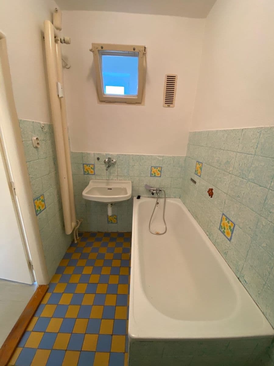 Pronájem bytu 2+1 65 m², Neředínská, Olomouc, Olomoucký kraj Pronájem bytu 2+1 65 m², Neředínská, Olomouc, Olomoucký kraj