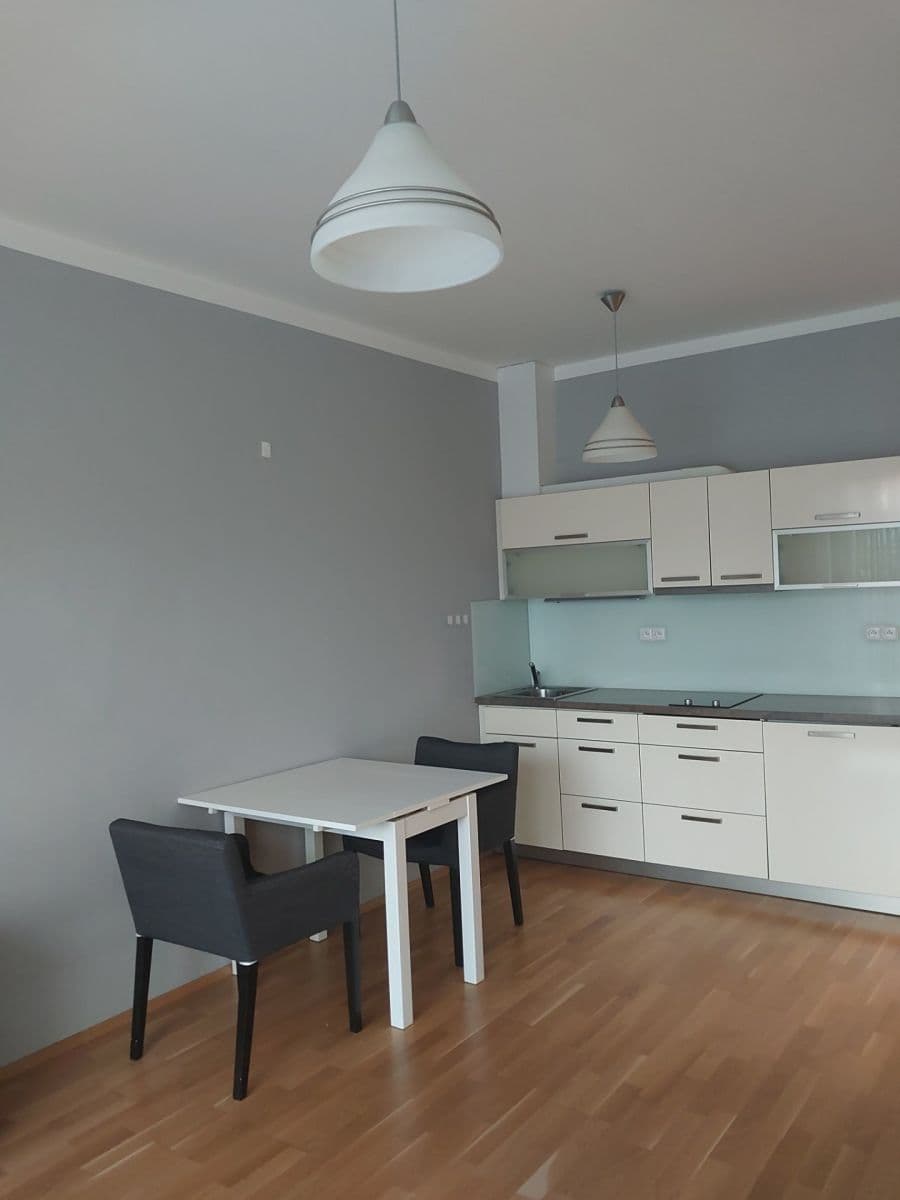 Pronájem bytu 1+kk 41 m², Korunní, Praha, Praha Pronájem bytu 1+kk 41 m², Korunní, Praha, Praha