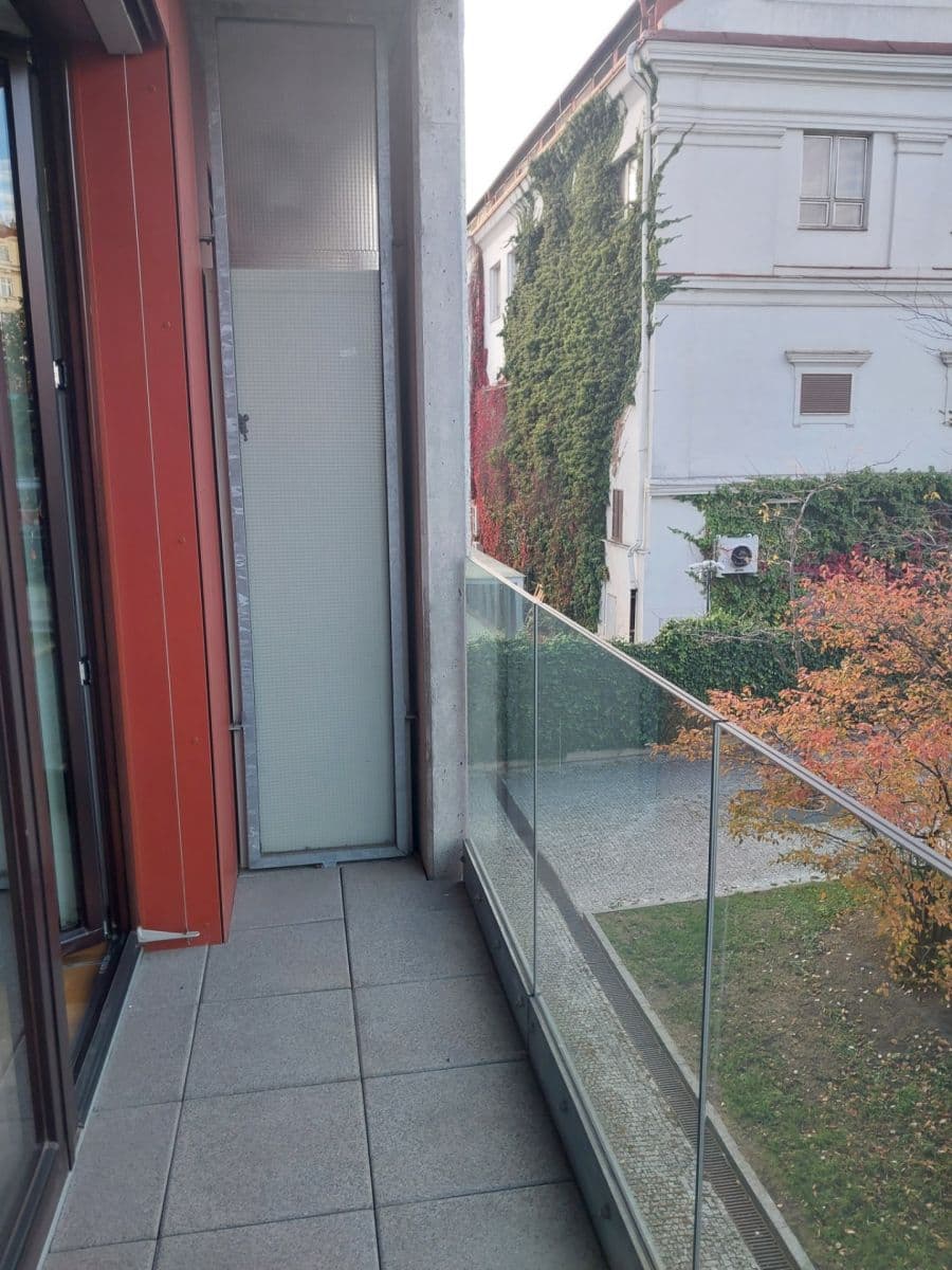 Pronájem bytu 1+kk 41 m², Korunní, Praha, Praha Pronájem bytu 1+kk 41 m², Korunní, Praha, Praha