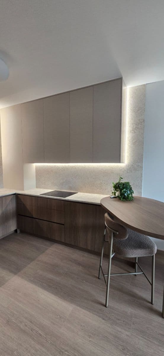 Pronájem bytu 2+1 52 m², Česká, Prešov, Prešovský kraj Pronájem bytu 2+1 52 m², Česká, Prešov, Prešovský kraj