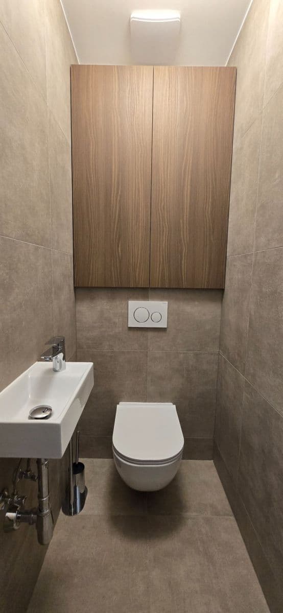 Pronájem bytu 2+1 52 m², Česká, Prešov, Prešovský kraj Pronájem bytu 2+1 52 m², Česká, Prešov, Prešovský kraj