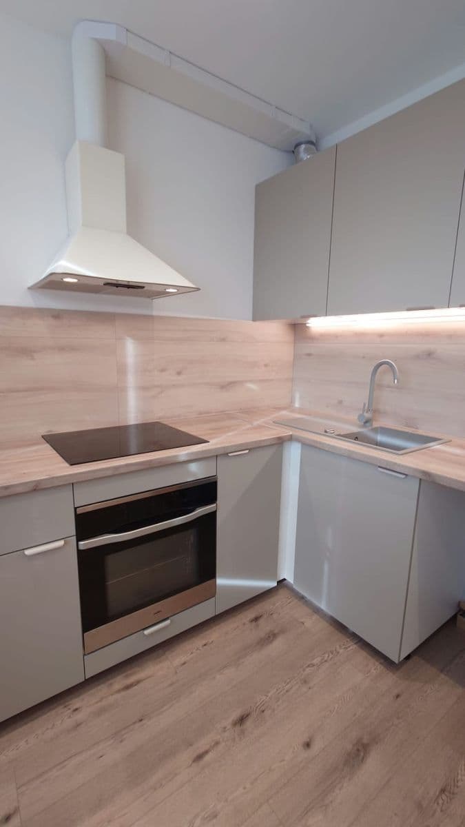 Pronájem bytu 1+1 33 m², Chlebovická, Praha, Praha Pronájem bytu 1+1 33 m², Chlebovická, Praha, Praha