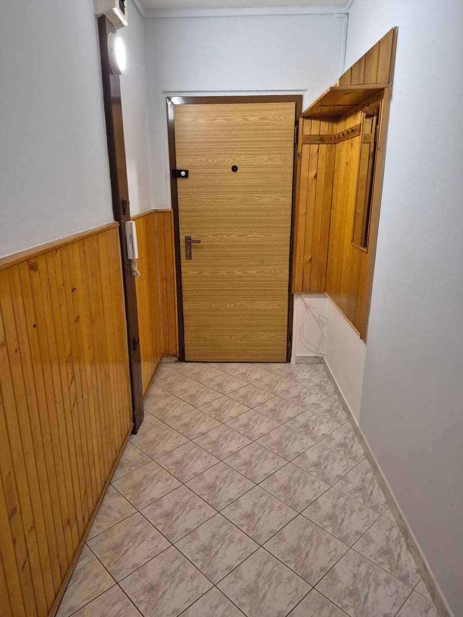 Pronájem bytu 2+1 46 m², Zvoncovitá, Praha, Praha Pronájem bytu 2+1 46 m², Zvoncovitá, Praha, Praha