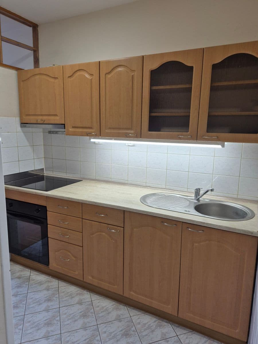 Pronájem bytu 2+1 46 m², Zvoncovitá, Praha, Praha Pronájem bytu 2+1 46 m², Zvoncovitá, Praha, Praha