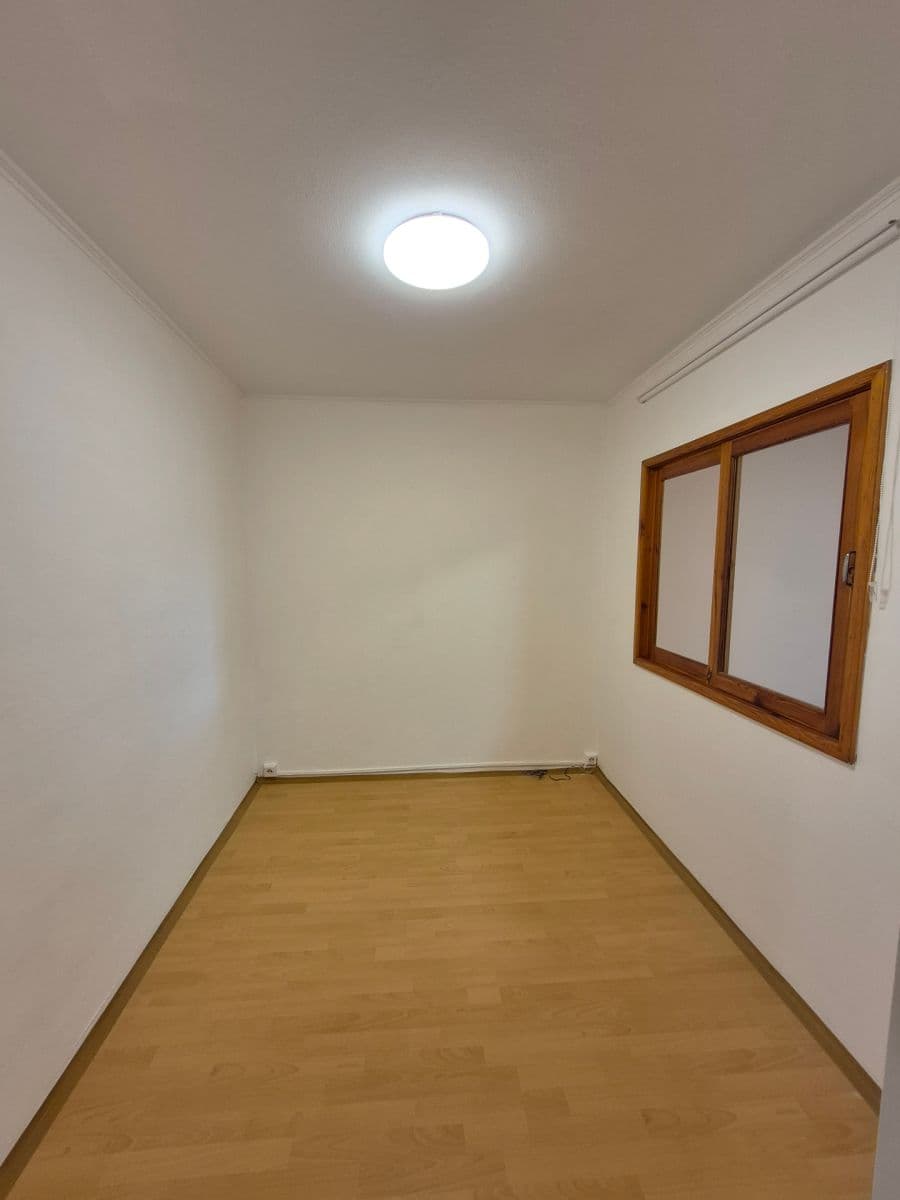 Pronájem bytu 2+1 46 m², Zvoncovitá, Praha, Praha Pronájem bytu 2+1 46 m², Zvoncovitá, Praha, Praha