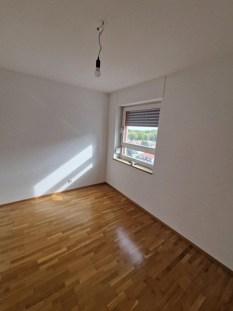 Pronájem bytu 4+1 78 m², Unterhaching, Bavorsko Pronájem bytu 4+1 78 m², Unterhaching, Bavorsko